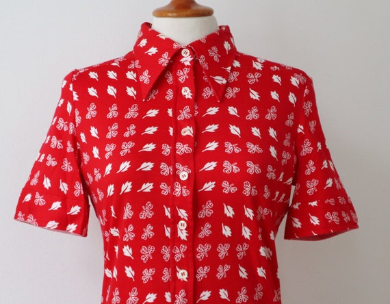 Red/White 70s Fitted Vintage Blouse With Leaf Pri… - image 5