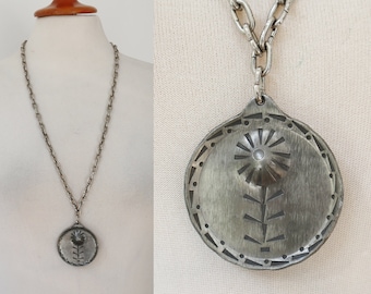 pendant necklace gift 60s floral jewelry black and white necklace floral necklace vintage 1960s necklace vtg necklace beaded necklace