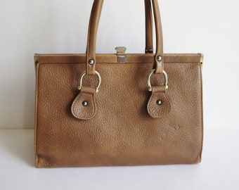 Beige 60s Vintage Leather Top Handle Bag With Golden Closure