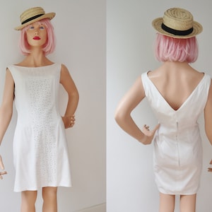 Pearl White 60s Vtg. Broderie Anglaise Dress // Skovbon Model // Size M // Made In Denmark