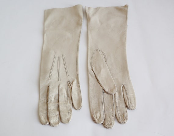 Ivory 60s Leather Vtg. Gloves With Stitching 3/4 … - image 3