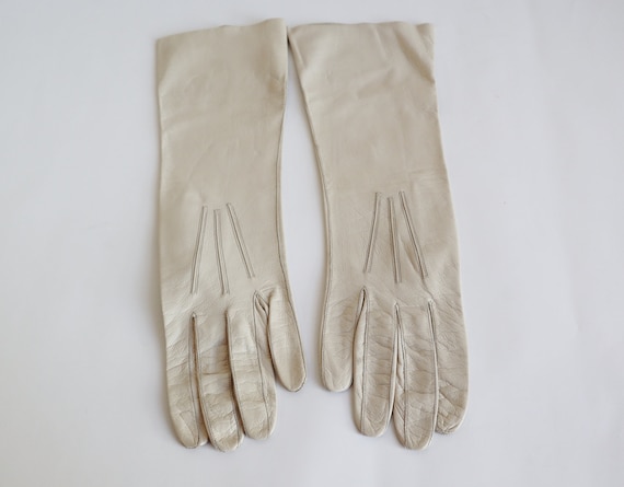 Ivory 60s Leather Vtg. Gloves With Stitching 3/4 … - image 1