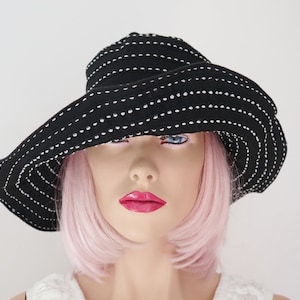 Black White Summer Hat With Stitching // Complit // Size 54 // Made In Italy