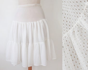 White 50s60s Vtg. Petticoat With Lovely Hollow Pattern // Solblomman // Perlon Skirt With Tulle // Size 38 // Made In Sweden