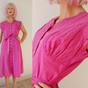 Pink 70s Vintage Through Buttoned Dress With Lace Ribbon & Tie Band // Joy // Size M // Made In Denmark
