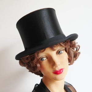 Black 20s30s Vtg. Chapeau Claque Silk Top Hat // Collapsibel Hat // Steampunk // Unisex // Size 56