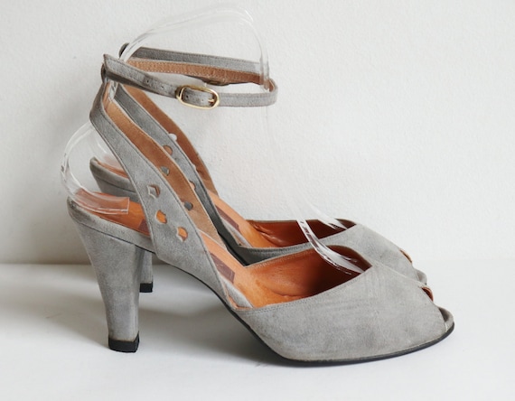 Gray pumps with ankle strap deals