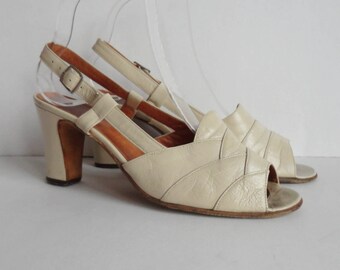 Ivory 70s Vintage Leather Sandals // Growela // Slingback // Chunky Heel // Size 37 // Made In Italy