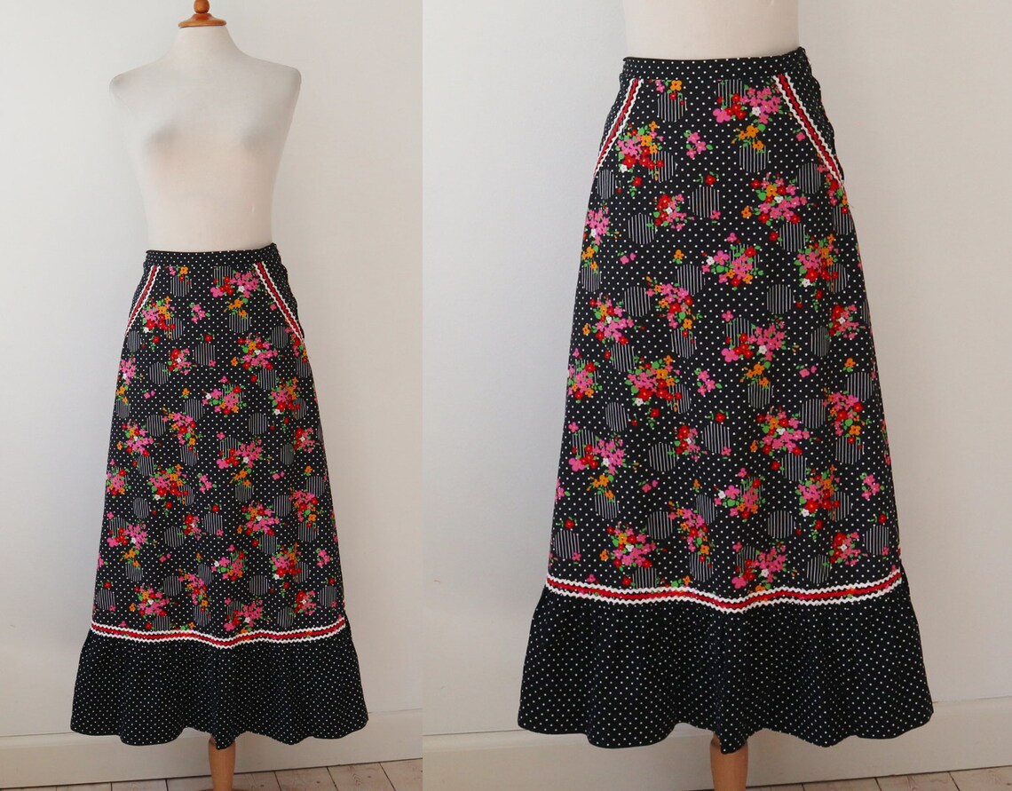 1970's Classic Cream and Black Maxi Skirt With Floral Accents