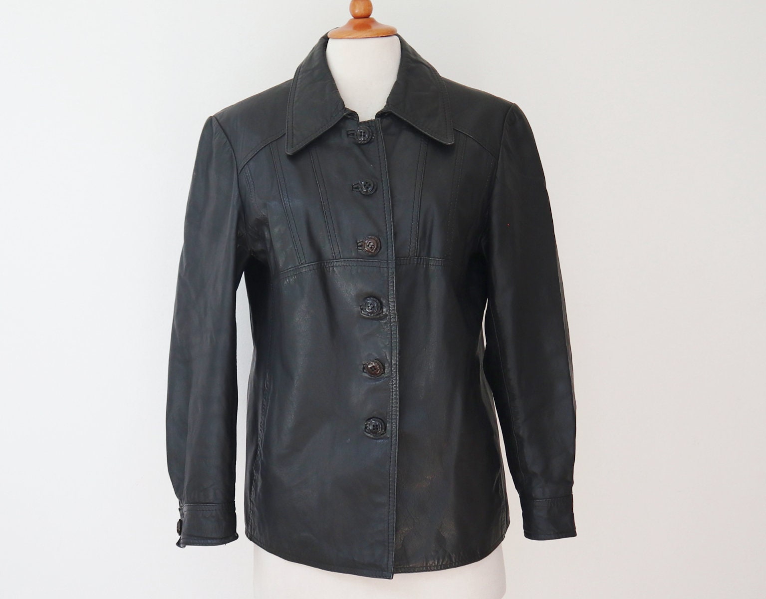 Black 70s Vtg. Leather Jacket With Stitching // Womens Black 70s Vtg. Leather Jacket With Stitching // Womens