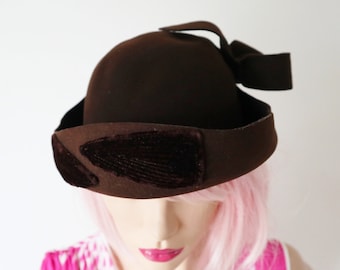 Sophisticated Brown 40s Vintage Felt Hat With Velvet And Bow // Size 54