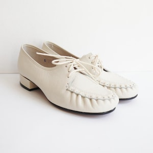 Off White DEADSTOCK 50s60s Lace Up Leather Moccasin Shoes // Design Thorsten Larsson // Size EU 39