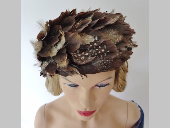 Brown White 30s Feather Vintage Hat // Pill Box Ha