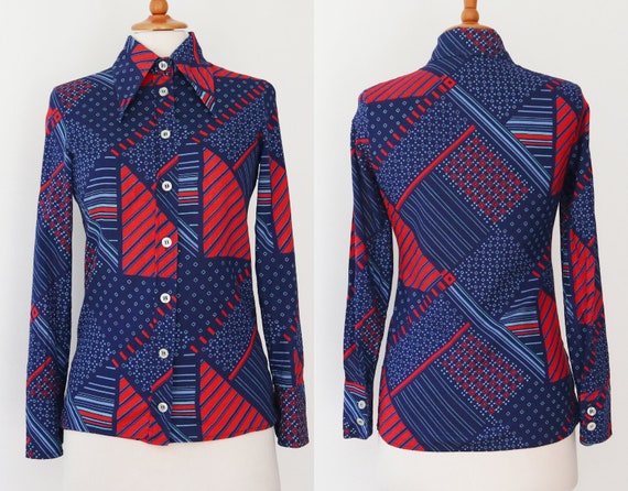 Blue 70s Fitted Vtg. Ladies Shirt // Printed Shir… - image 1