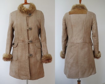 Beige 70s Womens Sheepskin Vintage Coat With Fur Collar & Cuffs // Size S