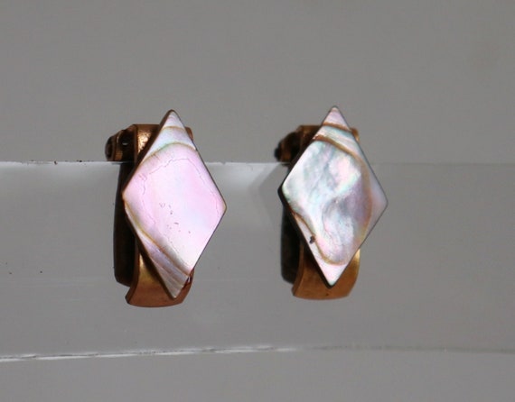 Mother Of Pearl 50s Vintage Ear Clips // Ivory/Rai
