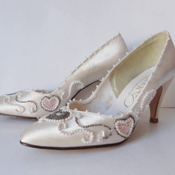 Ivory Vintage Satin Pumps With Beads And Sequins // Fiorito // Size 38,5 // Made In England