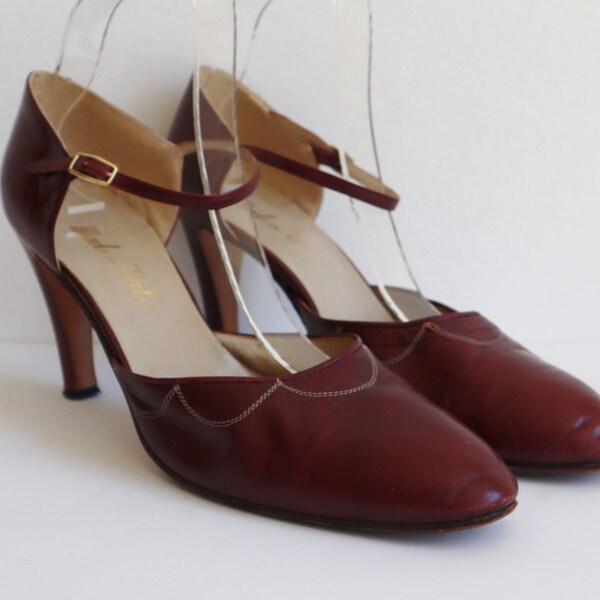 Burgundy Red Vtg. Leather Pumps With Ankle Straps & White Stitching // Size 41 // Made In Italy