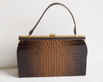 Braun 60er Jahre DEADSTOCK Vtg. Top Griff Kunstleder Tasche mit goldenem Verschluss // Faux Reptile Bag