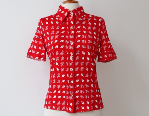 Red/White 70s Fitted Vintage Blouse With Leaf Pri… - image 2