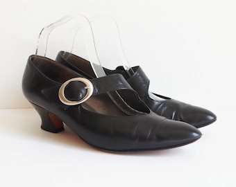 Black 80s Vintage Leather Pumps // Crooked Strap With Silver Buckle // Gabor // Size 39,5 // Made In Austria