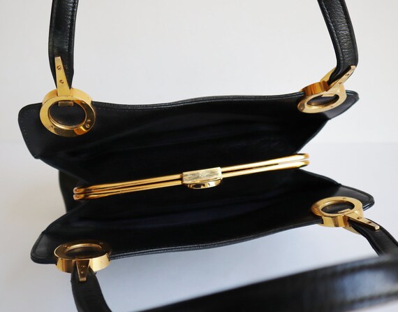 Black Vtg. Top Handle Bag With Golden Closure // … - image 5