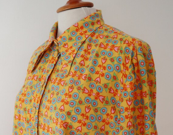 Yellow Vtg. Lady Print Top/Mini Dress With Pink O… - image 5