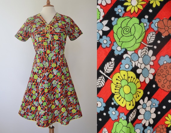 70s Vintage Dress // Stripes And Flowers In Stron