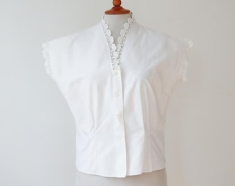 White DEADSTOCK 50s Fitted Cotton Top With Cotton Lace // 100% Cotton // Size 44