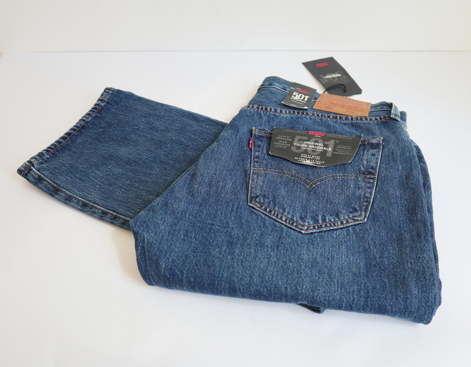 Extremely rare 00s deadstock LEVI\