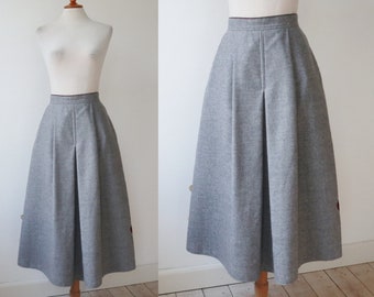 Gray High Waisted Wool Maxi Skirt With Burgundy Heart Appliqué & Bavarian Buttons // Yessica // Maxi Skirt // Size 40