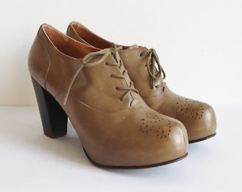 Olive Green Leather Vtg. Platform Lace Up Shoes With Cut Out Pattern // High Heeled Women Shoes // Fratelli Rossetti // Size 39