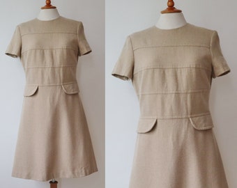 Classic Beige 60s Wool Dress With Stitching/Faux Pockets // Size M