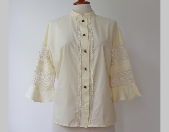 Ivory/Light Yellow 70s Vintage Lady Shirt With La… - image 1