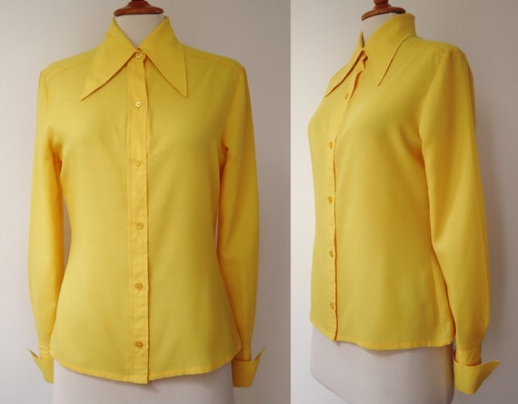 Yellow Fitted 70s Vintage Lady Shirt // Big Collar