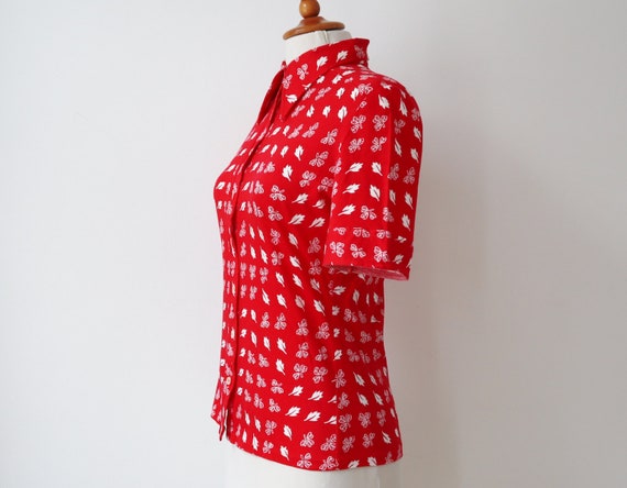 Red/White 70s Fitted Vintage Blouse With Leaf Pri… - image 3