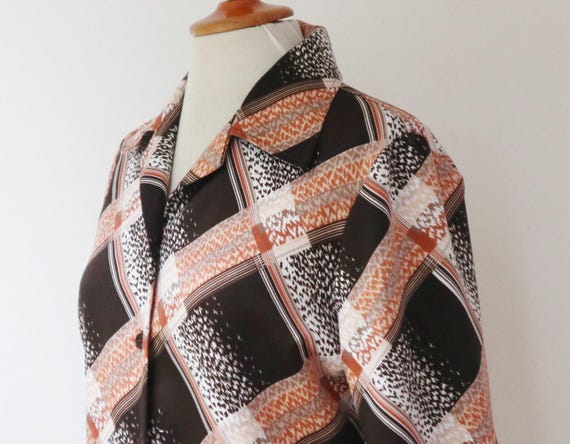 70s Vtg. Lady Shirt With Cognac Brown - Brown - White - Beige Graphic Print // Refa Blouse With Long Cuffs // Big Collar // Size M View 5