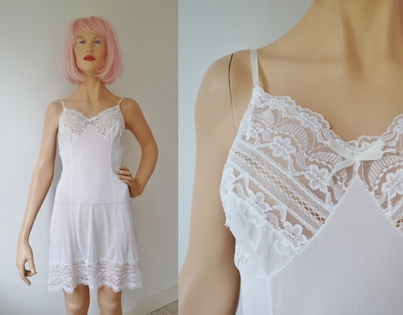 White 60s Slip Dress With Lace // Solida Elegant