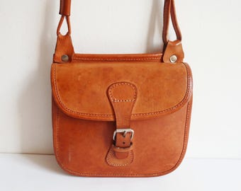 70s Vtg. Tan Leather Bag // Shoulder/Crossbody Bag With Silver Buckle