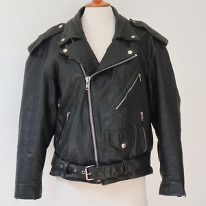 Fantastica giacca in pelle da motociclista vintage nera degli anni &#39;80 con cerniere argento