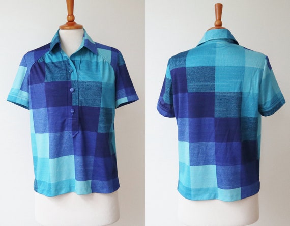 Blue/Mint Green 80s Vtg. Ladies Shirt With Graphi… - image 1