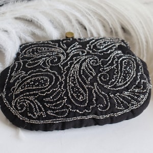 Cute Black 20s Vegan Vtg. Wrist Bag/Hand Bag/Party Bag // Tiny Silver Beads // Antique Bag With Silver Closure