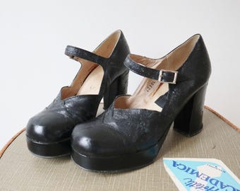 Distressed Black 70s Platform Shoes With Strap // Chunky High Heels // Size 36