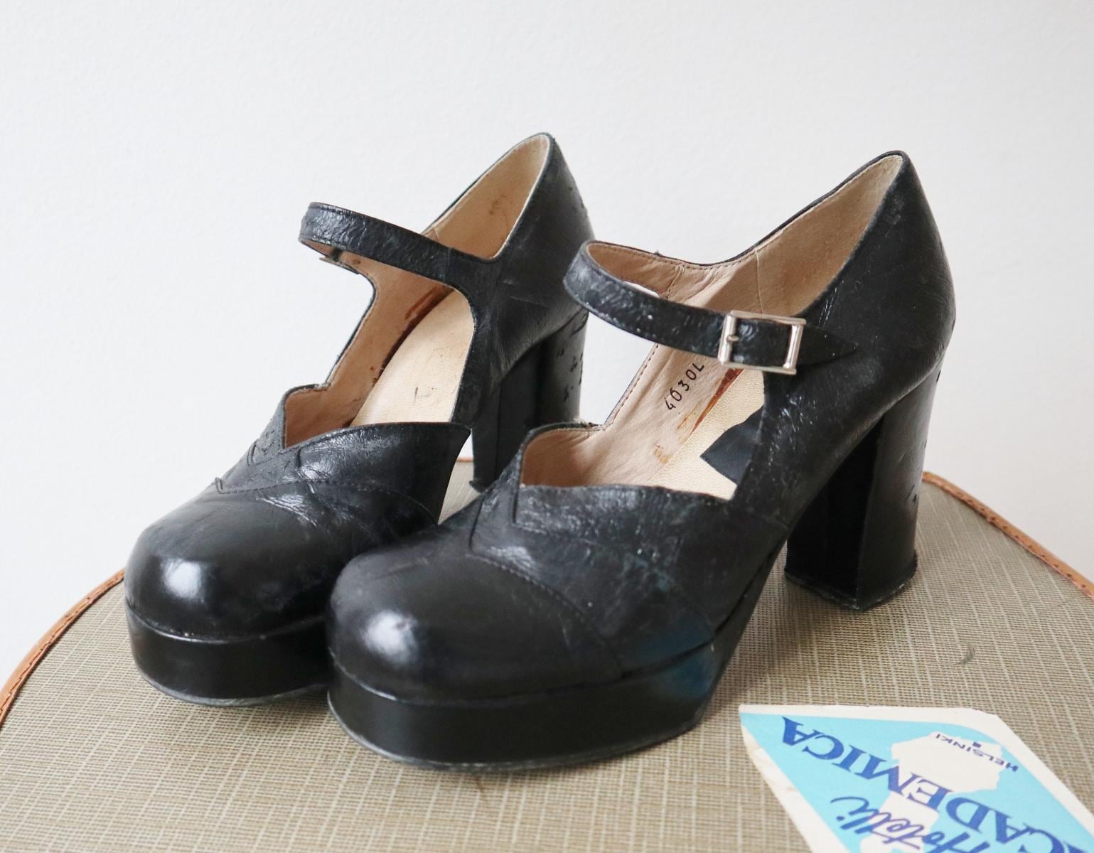 Distressed Black 70s Platform Shoes With Strap // Chunky High