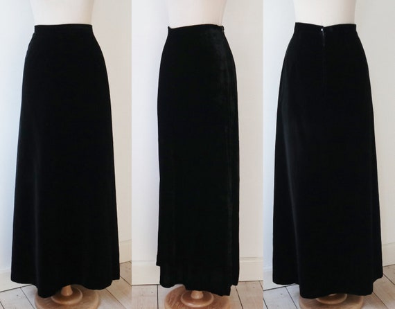 Black Velvet 70s80s Vtg. Maxi Skirt With Slits //… - image 3