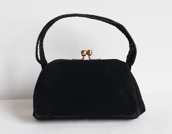 Black 50s Vtg. Velvet Bag With Golden Closure// Di