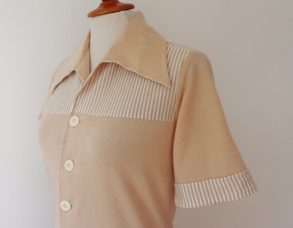 Fitted Beige 70s Vtg. Lady Top With White Stripes… - image 4
