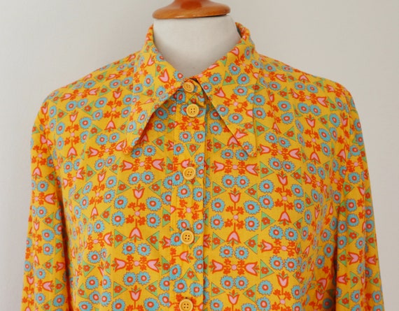 Yellow Vtg. Lady Print Top/Mini Dress With Pink O… - image 4