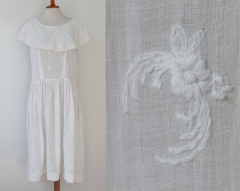 White Edwardian Vintage Cotton Dress With Huge Collar & Floral Embroidery // Semi Sheer Antique Dress // Loose Fit