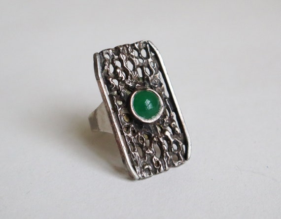 Adjustable 70s Vintage Ring With Green Stone - image 1
